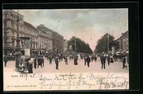 AK Berlin, Unter den Linden mit Passanten