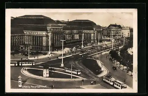 AK Leipzig, Strassenbahnen vor dem Hauptbahnhof