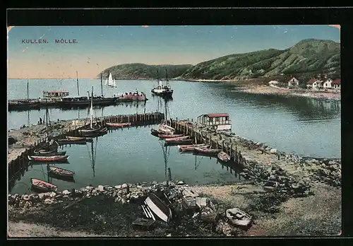 AK Kullen, Mölle, kleine Boote am Ufer