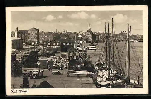 AK Kiel, Segelschiff am Quai im Hafen