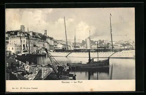 AK Cannes, Le Port, grosser Dampfer im Hafen vor der Stadt