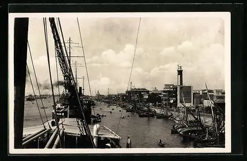AK Port Said, Schiffe am Quai im Hafen