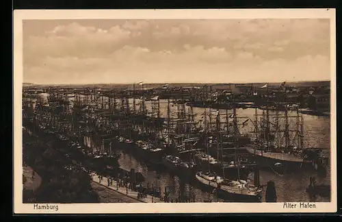 AK Hamburg, Schiffe im alten Hafen