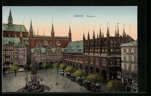 Goldfenster-AK Lübeck, Brunnen vor dem Rathaus