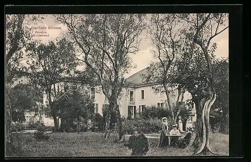 AK Gardone Riviera, Pension Goldstrand, Gartenansicht mit Gästen