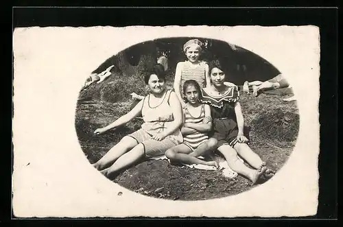 Foto-AK Vier Schwestern in Badebekleidung