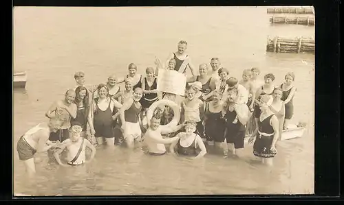 Foto-AK Strandfoto in Badebekleidung