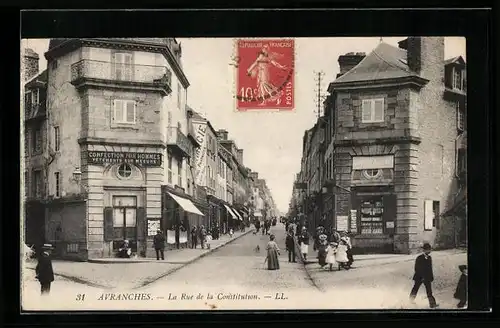 AK Avranches, La Rue de la Constiturion