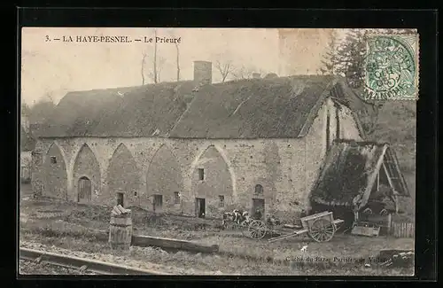 AK La Haye-Pesnel, Le Prieuré