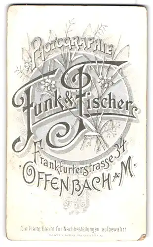 Fotografie Funk & Fischer, Offenbach a. M., Frankfurterstr. 34, Anschrift des Fotografen von Blumen umgeben