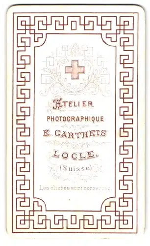 Fotografie E. Cartheis, Le Locle, Schweizer Kreuz und Anschrift des Fotografen