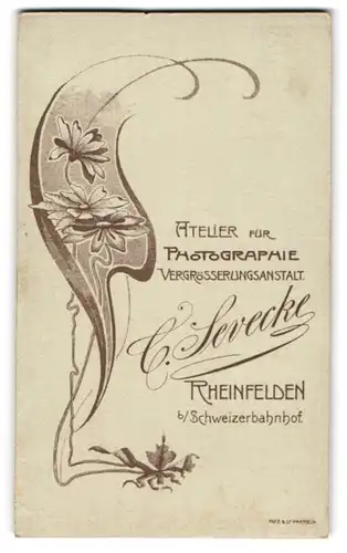 Fotografie C. Sevecke, Rheinfelden, beim Schweizerbahnhof, Seerosenblumen als Umrandung um die Anschrift des Fotografen
