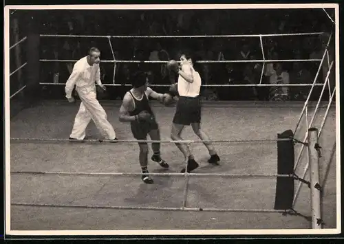 Fotografie Alwin Haupt, Berlin-Lichterfelde, Boxkampf eines Amateur-Boxer der Hertha Riege