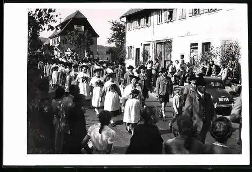 Fotografie unbekannter Fotograf, Ansicht Schwenningen, Gebirgstrachtenverein beim Festumzug