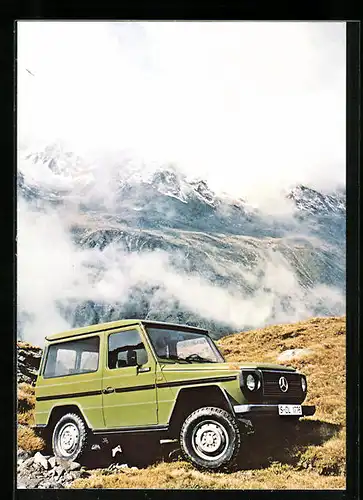 AK Hellgrüner Mercedes Benz 230 G im Hochgebirge