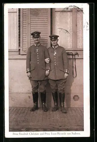 AK Prinz Friedrich Christian und Prinz Ernst Heinrich von Sachsen in Uniform mit Schirmmütze