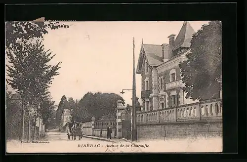 AK Ribérac, Avenue de la Charoufie, Pferdekutsche