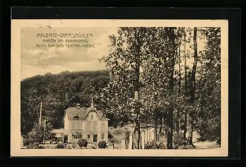 AK Malente-Gremsmühlen, Partie am Brahmberg mit Blick auf das Central-Hotel