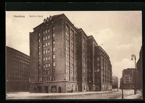 AK Hamburg-Kontorhausviertel, Ballin-Haus mit Strasse