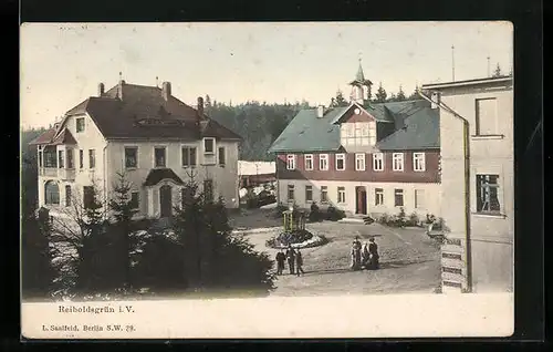 AK Reiboldsgrün i. V., Ortspartie mit Häusern