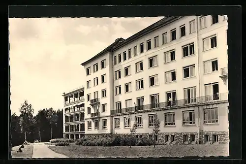 AK Bad Berka, Blick auf Krankenblock D der Klinik mit Liegehalle