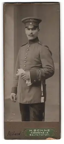 Fotografie H. Böhne, Kamenz i. S., Bautznerstrasse, Rich. Ohlendorf in Uniform mit Portepee und Bajonett