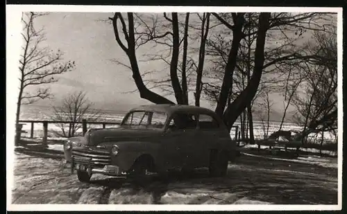 Fotografie Auto GAZ, russischer PKW im Schnee