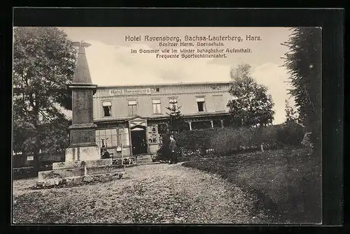 AK Sachsa-Lauterberg /Harz, Hotel Ravensberg Herm. Gaensehals mit Denkmal