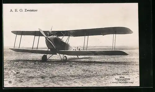 Foto-AK Sanke Nr. 1046: A. E. G. Zweisitzer Doppeldecker-Flugzeug