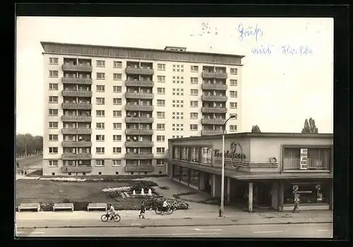 AK Halle /Saale, Paul-Suhr-Strasse mit Hochhaus
