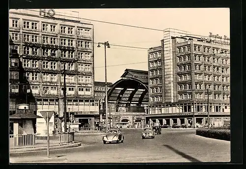 AK Berlin, Alexanderplatz mit Bahnhof, VW Käfer