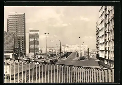 AK Halle /Saale, Thälmannplatz mit Hochstrasse