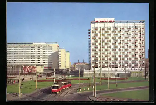 AK Dresden, Prager Strasse mit Interhotel Newa, Strassenbahn