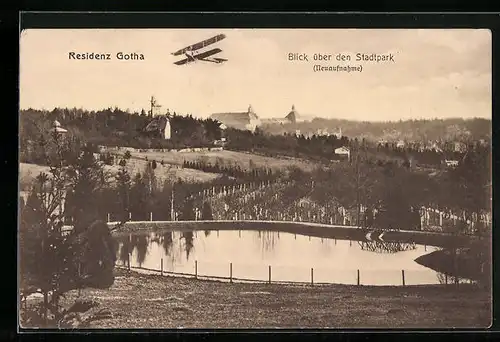 AK Gotha, Blick über den Stadtpark mit Flugzeug