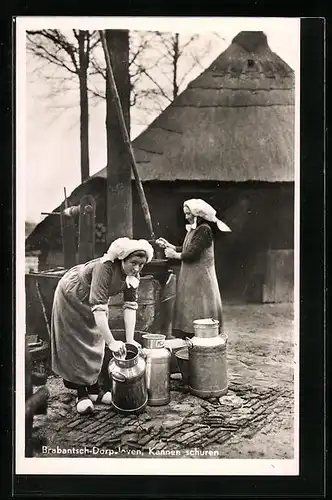 AK Brabantsch-Dorpsleven, Kannen schuren, niederländische Frauen