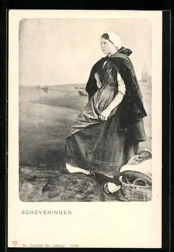 AK Scheveningen, niederländische Frau mit Korb