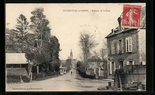 AK Sourdeval-la-Barre, Avenue de la Gare