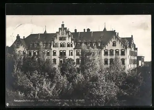 AK Neuendettelsau, Höhere Töchterschule und Lyceum