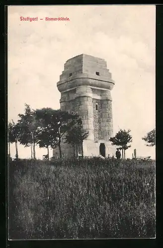 AK Stuttgart, Blick über die Wiese auf die Bismarcksäule