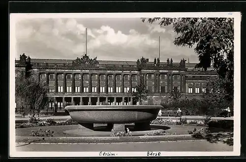 AK Berlin, Altes Museum vom Lustgarten aus