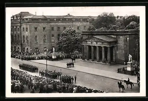 AK Berlin, Wachablösung am Ehrenmal