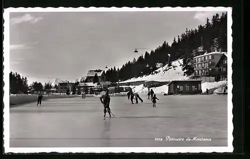 AK Crans-Montana, Patinoire de Montana, Ortspartie mit Hockeyspieler und Schlittschuhläufern im Winter