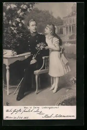 AK Kronprinz Wilhelm von Preussen, Mädchen und Blumenstrauss