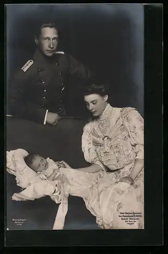 AK Kronprinz Wilhelm von Preussen, Gattin und Baby