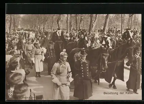 AK Beisetzung der deutschen Kaiserin, Leichenzug und Publikum