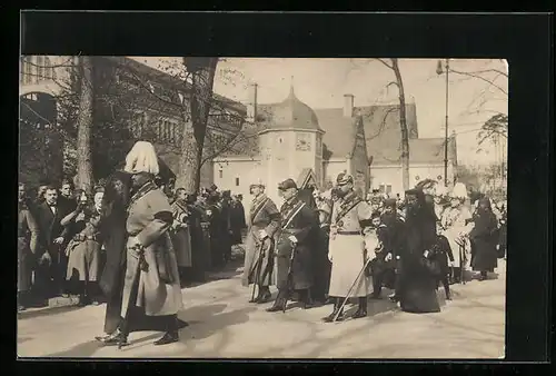 AK Trauerzug bei der Beisetzung der Kaiserin, mit Prinzen und Kronprinzessin