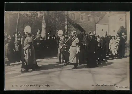Foto-AK Trauerzug bei der Beisetzung der Kaiserin, mit Hohenzollern-Familie