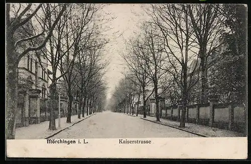 AK Mörchingen i. L., Kaiserstrasse mit Bäumen