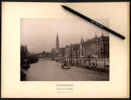 Fotografie Strumper & Co., Hamburg, Ansicht Hamburg, Blick in den Zollkanal beim Dovenfleth, Brücke