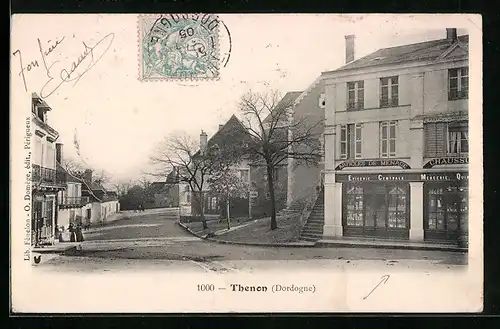 AK Thenon, Strassenpartie mit Geschäft, Articles de Menage